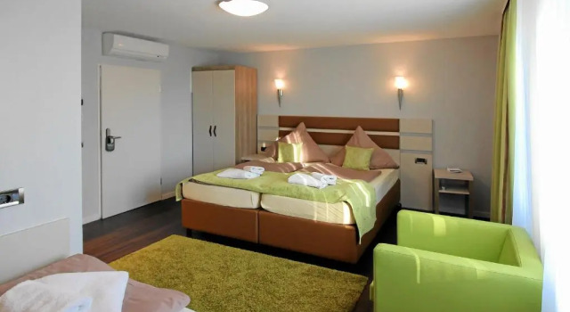 Hotel Axion