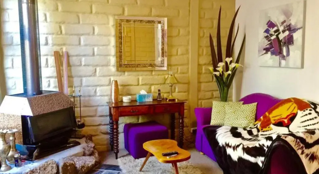 BEAUTIFUL RETREAT - 20 mins to CBD and only 10 mins to MONA!, Book Hotel West Hobart Tasmania