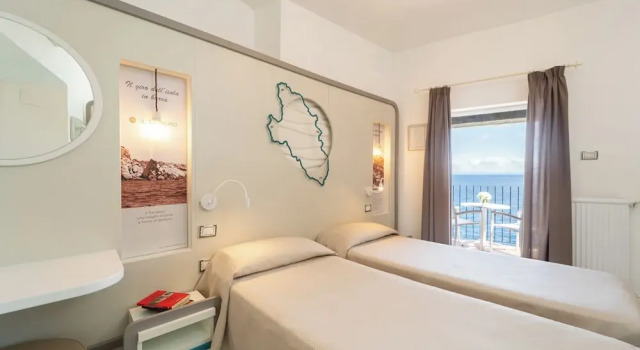 Семейный номер Standard с 2 комнатами с видом на море Hotel Saraceno