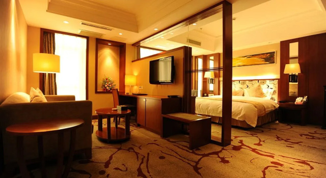 Cosmic Guang Dong Int'l Hotel Nan Tong, Prenota Hotel Hotel 5 stelle a Nantong, 5*