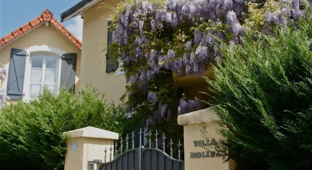 Chambre d'Hôtes La Villa Molina, Book Villa Hoteller i Besancon med parkering, Parkering