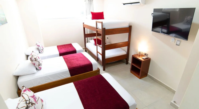 Четырёхместный номер Economy hotel sierra nevada centro histórico
