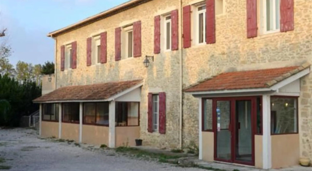 Auberge de Bonpas Logis de France, Buchen Sie Hostel Avignon ViaRhona