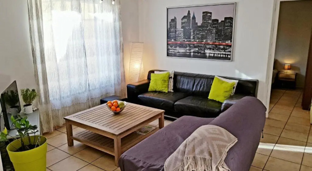 Апартаменты T2, parking privé, clim, 5min à pied du centre ville