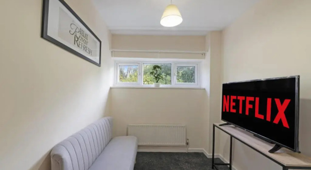 K Suites - Deerswood Avenue, Забронировать Отель Хатфилд Хартфордшир, рядом с Университет Хартфордшира