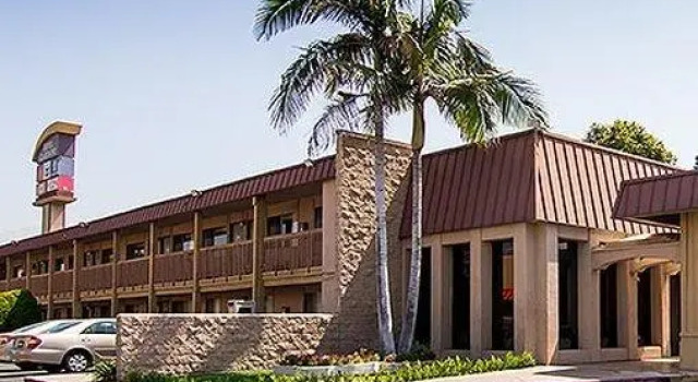 Кровать в общем номере Motel 6-Claremont, CA