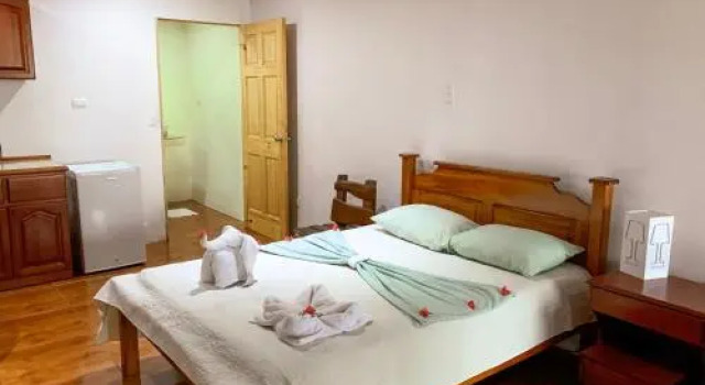 Los Coquitos Lodge, Rezervovat Hotel Hotely v Puntarenas s parkováním, Parkování