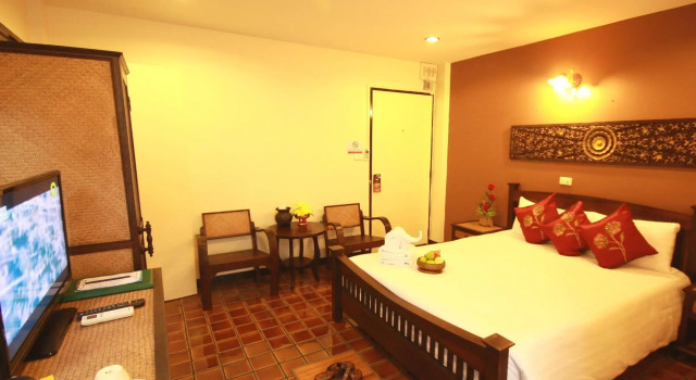 CM Night Bazaar Boutique Hotel - โรงแรม ซี เอ็ม ไนท์บาซาร์ บูทีค, Забронировать Бутик-отель Бутик-отели Чиангмай, рядом с Art in Paradise Chiang Mai, Бутик-отель