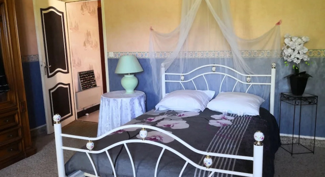 Au Jardin Fleuri, Book Hotel Secondigny 