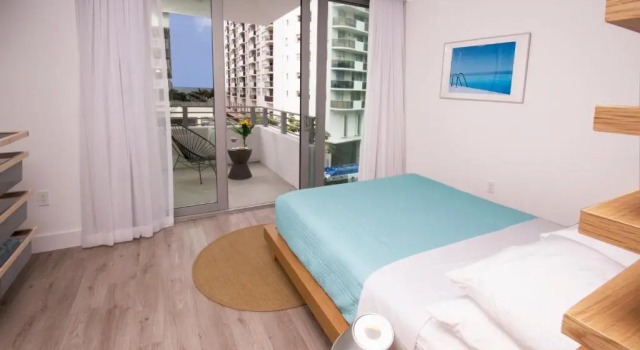 Пентхаус студия с балконом и с частичным видом на океан 6080 Design Hotel by Eskape Collection