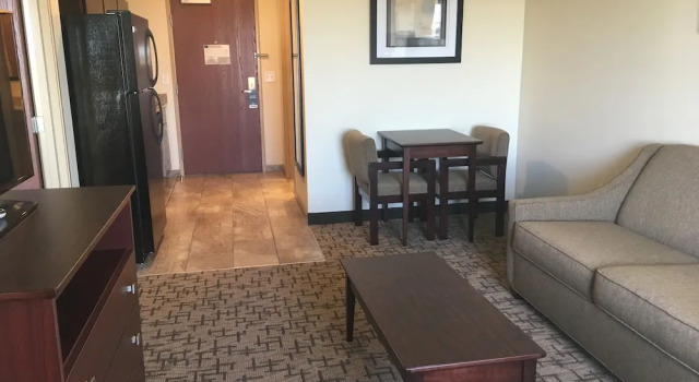 Двухместный люкс Cobblestone Hotel & Suites - Paxton