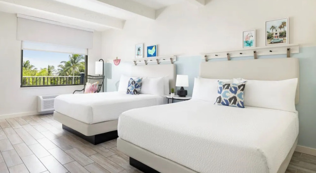 Четырёхместный номер Hearing Accessible Blue Flamingo Resort Key West