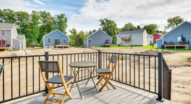 Коттедж Walk to Beaches & Parks: Home w/ Deck in Laconia