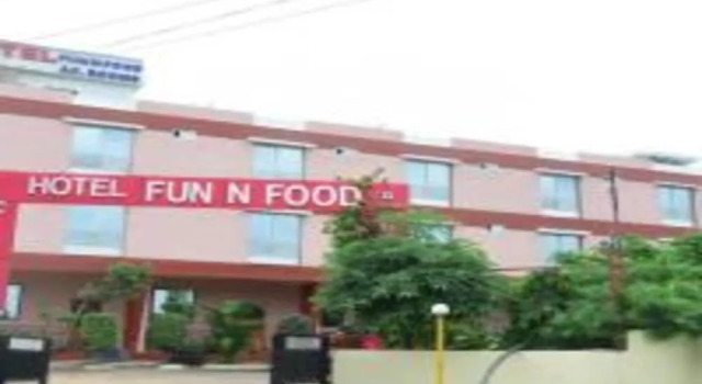Hotel Fun N Food