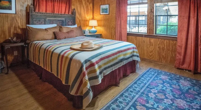 Номер Standard Cypress Creek Cabin Stay for 6 - Pool, Hot Tub