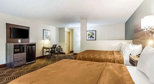 Четырёхместный люкс Quality Inn Black Mountain-Asheville East