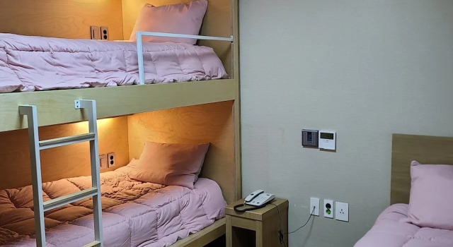 Кровать в общем номере (женский номер) Nice Cat Hotel & Guest House