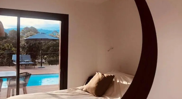 Luxury Villa for 8 people with private swimming pool