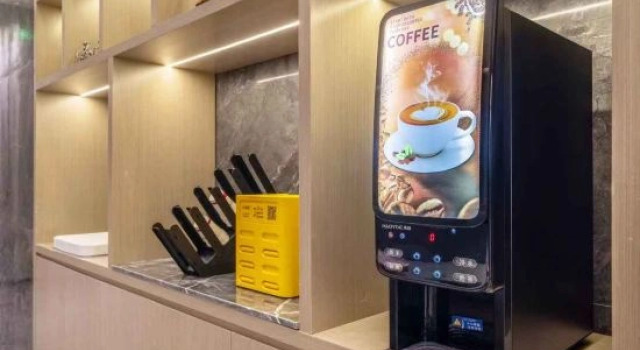 Lefe Bank Hotel