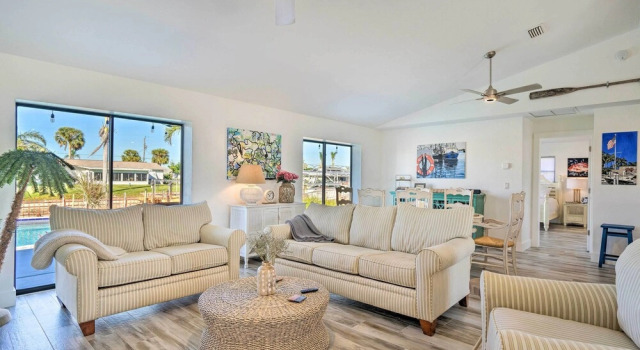 Swim, Fish & Boat: Beachy Home in Cape Coral!