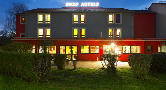 Enzo Hotels Pont-A-Mousson By Kyriad Direct, Boek Hotel Pont-à-Mousson 