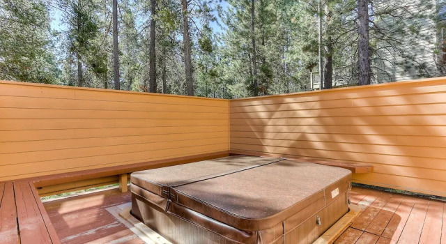 Коттедж 3 Mt Baker Peaceful Lodge Style Home with Private Hot Tub and BBQ on the Patio by RedAwning