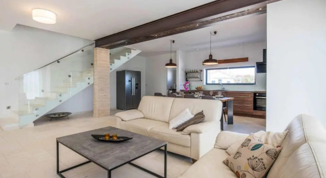 Villa Rocksalt, Buchen Sie Villa Villen in Pula Region, Villa