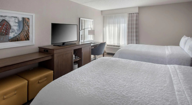 Четырёхместный номер Standard Hampton Inn Boston Logan Airport
