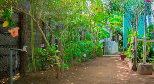 Коттедж Nilaveli Beach Inn