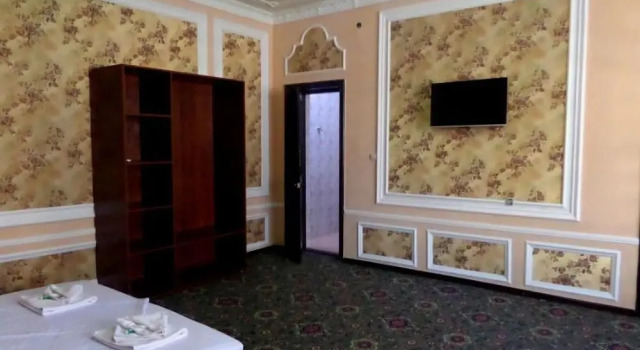 Empire Hotel