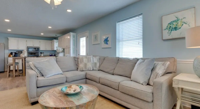 Коттедж 1 Block to Gulf: Dauphin Island Retreat w/ Views
