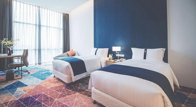 Двухместный номер Standard с балконом Holiday Inn Express Shanghai Songjiang Fangta by IHG