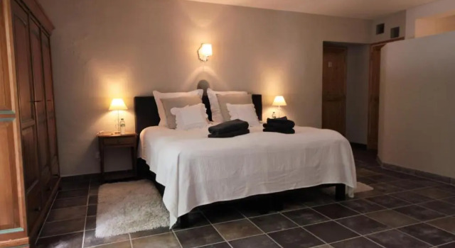 Le Moulin de Montségur, Book Bed and Breakfast SPA-hoteller i Drôme Provençale, SPA