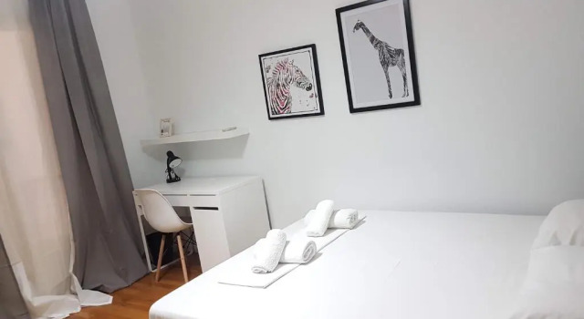 Olive Apartment- Athens Center, 4 BD, 1.5 BATH
