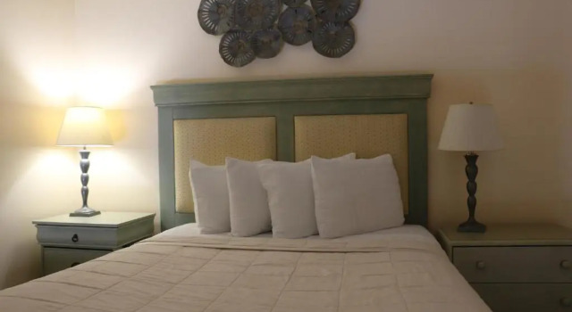 Четырёхместный номер Standard Garden District Hotel