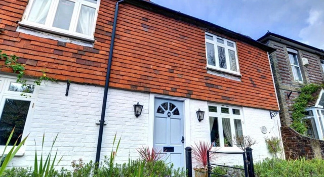 Stunning Holiday Home in Robertsbridge with Private Garden, Забронировать Отель Отели Исторического графства Суссекса с парковкой, Парковка