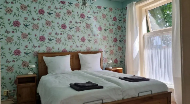 Het Voorhuis boerderij Hoeve Vrede Best, Забронировать Отель Весп 