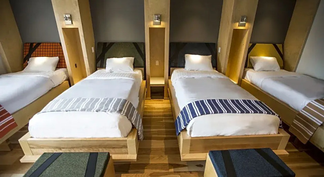 Кровать в общем номере Hôtel & Spa Le Germain Charlevoix