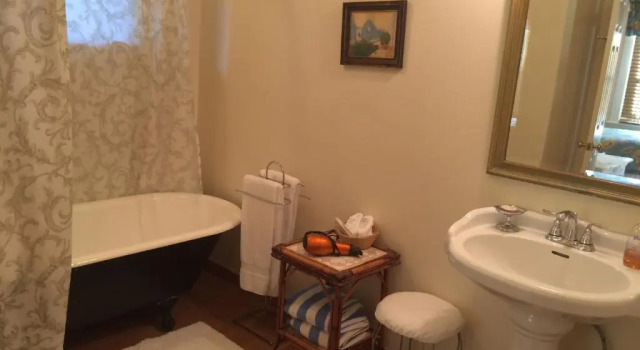 Люкс Secret Garden Inn & Cottages