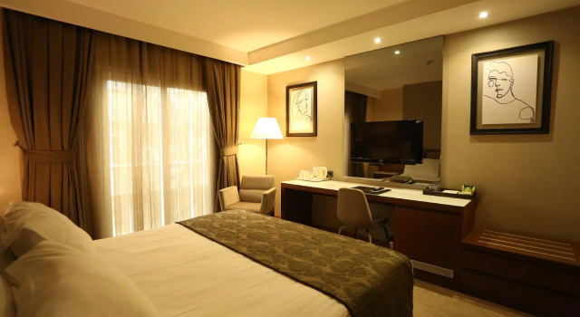 Трёхместный номер Standard Riva Reşatbey Luxury Hotel