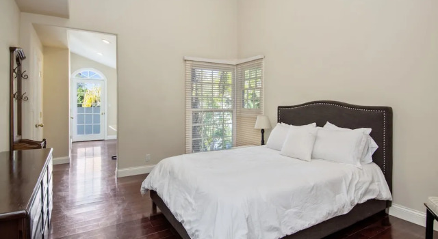 Hollywood Hills Upscale