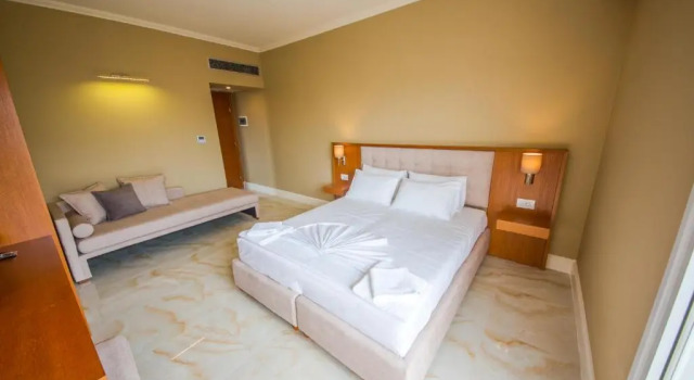 Семейный номер Deluxe с балконом и с частичным видом на море Hotel Sole Mare