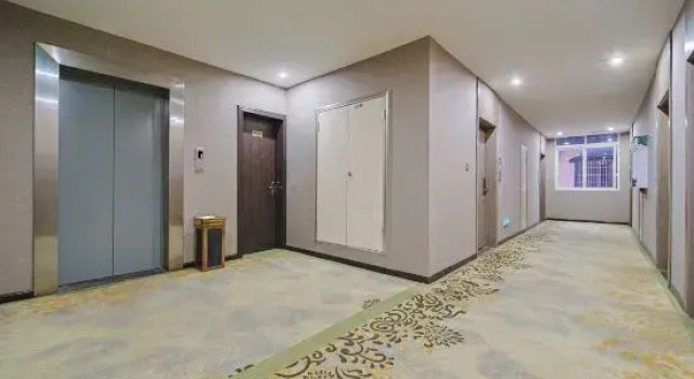 Yidu Hotel (Kaili College), Prenota Hotel Hotel a Qiandongnan con parcheggio, Parcheggio