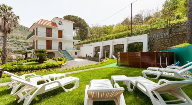 Вилла с 4 комнатами Villa Sam