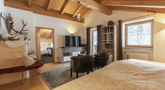 Family Chalet Karwendel, Rezerwuj Chalet Hotele w Tyrol z parkingiem, Parking