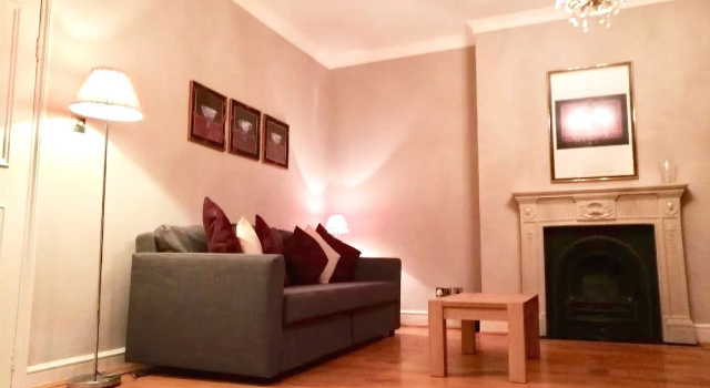 2 Bed Earls Court Hfs14, Забронировать Апартаменты/квартира Отели Большого Лондона с завтраком, Завтраки