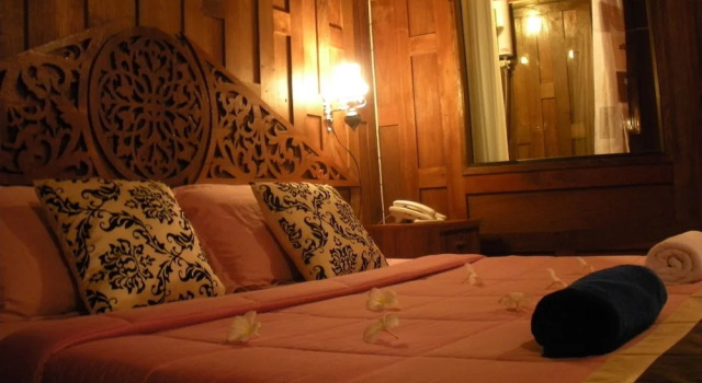 Reunrimnam Resort, Buchen Sie Resort Bang Kruai 