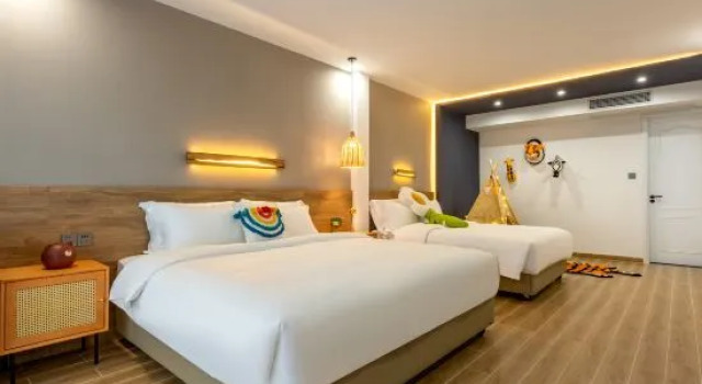 Семейный тент с балконом Yi Sela Homestay (Sanya Yalong Bay Branch)