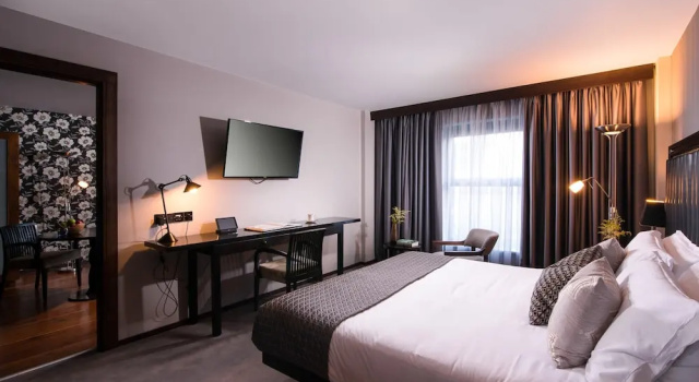 Семейный люкс The Twelve Hotel