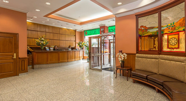 Chelsea Savoy Hotel, Забронировать Отель Челси Нью-Йорк, рядом с Галерея Пола Касмина